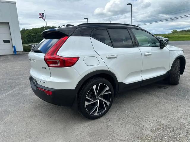 2021 Volvo XC40 T5 R-Design