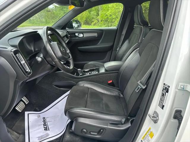 2021 Volvo XC40 T5 R-Design