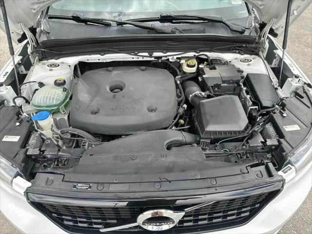 2021 Volvo XC40 T5 R-Design