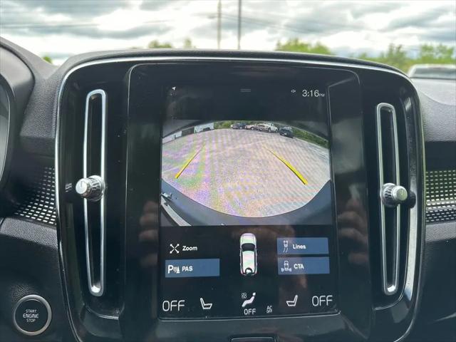 2021 Volvo XC40 T5 R-Design