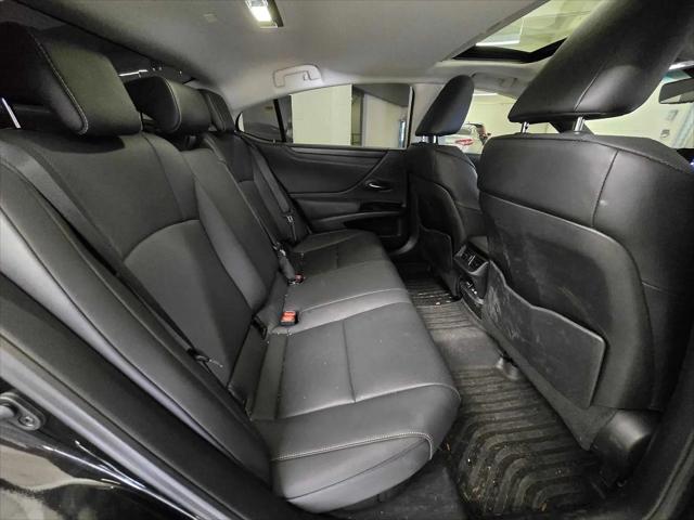 2022 Lexus ES 300h ES 300h