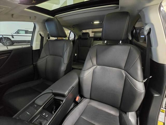 2022 Lexus ES 300h ES 300h