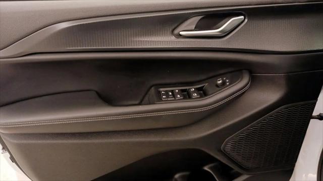 2023 Jeep Grand Cherokee L Laredo 4x2