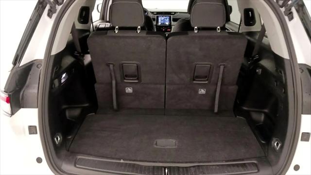 2023 Jeep Grand Cherokee L Laredo 4x2