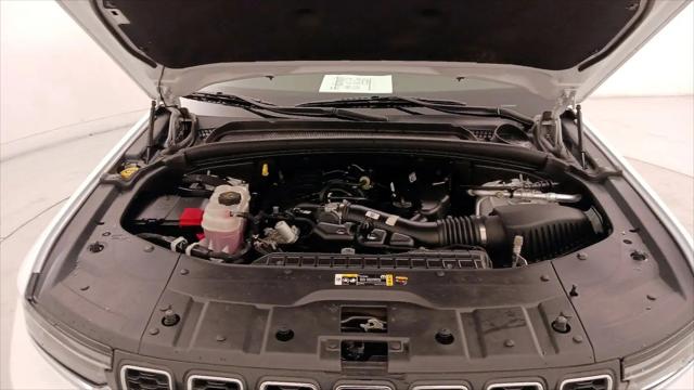 2023 Jeep Grand Cherokee L Laredo 4x2