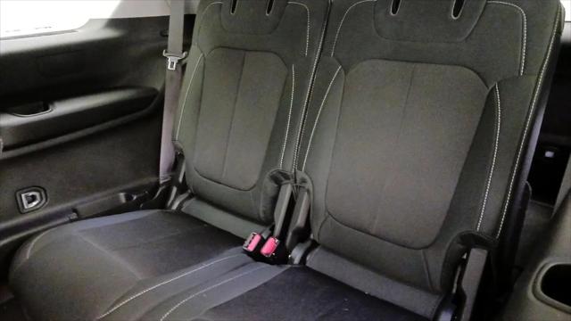 2023 Jeep Grand Cherokee L Laredo 4x2