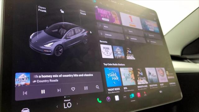 2021 Tesla Model 3 Standard Range Plus Rear-Wheel Drive