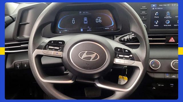 2024 Hyundai Elantra SE