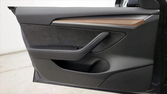 2022 Tesla Model 3 Rear-Wheel Drive