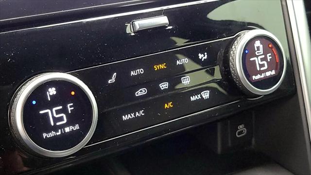 2024 Land Rover Discovery P300 Dynamic SE