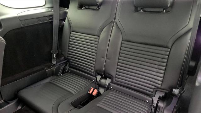 2024 Land Rover Discovery P300 Dynamic SE