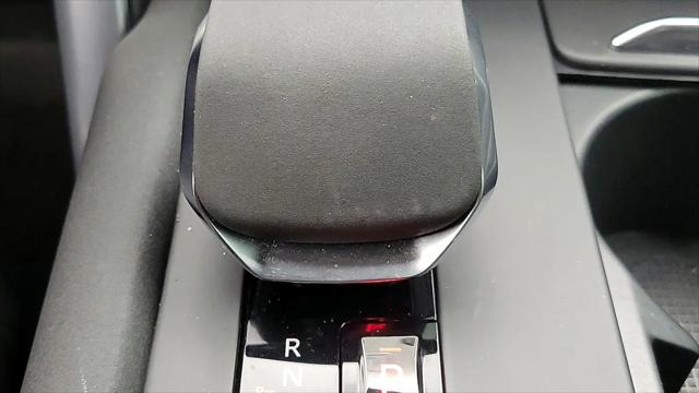 2024 Land Rover Discovery P300 Dynamic SE