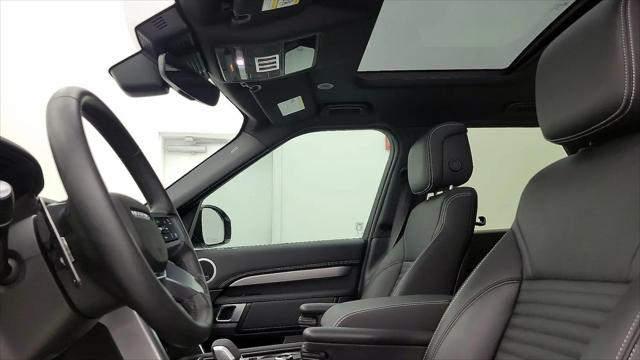2024 Land Rover Discovery P300 Dynamic SE