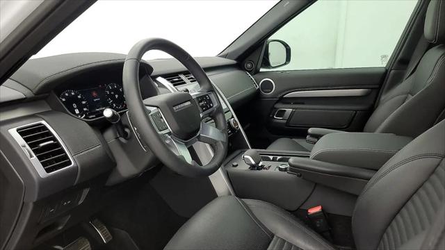 2024 Land Rover Discovery P300 Dynamic SE