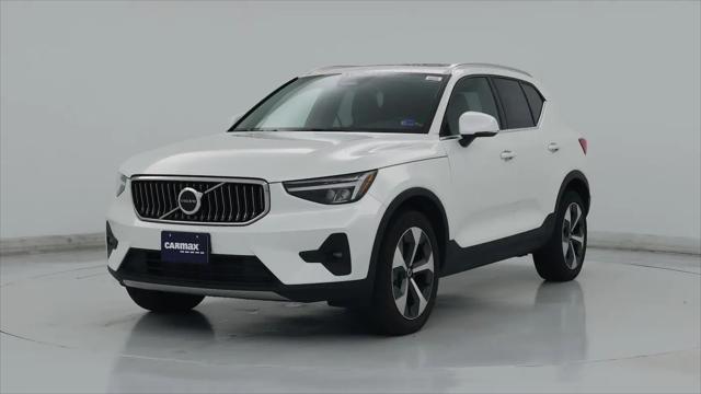 2023 Volvo XC40 B5 Plus Bright Theme