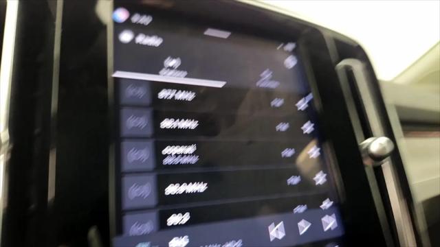 2023 Volvo XC40 B5 Plus Bright Theme