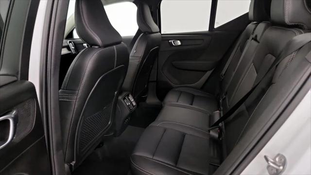 2023 Volvo XC40 B5 Plus Bright Theme