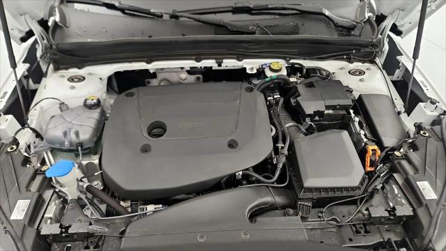 2023 Volvo XC40 B5 Plus Bright Theme