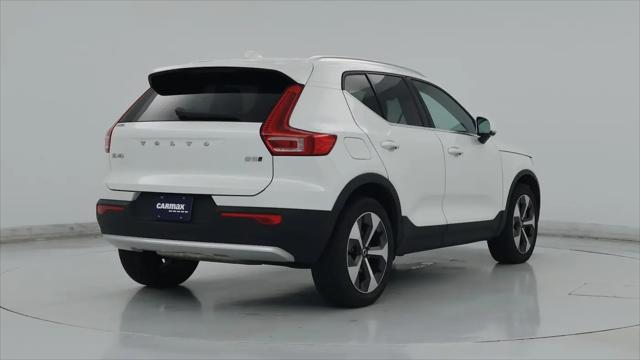 2023 Volvo XC40 B5 Plus Bright Theme