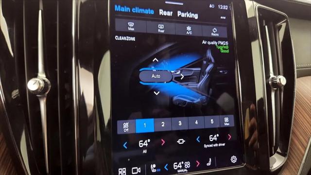 2022 Volvo XC60 B6 Inscription