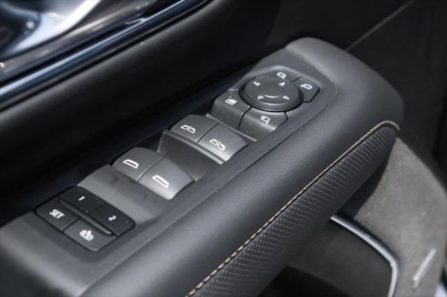 2023 GMC Yukon XL 4WD SLT