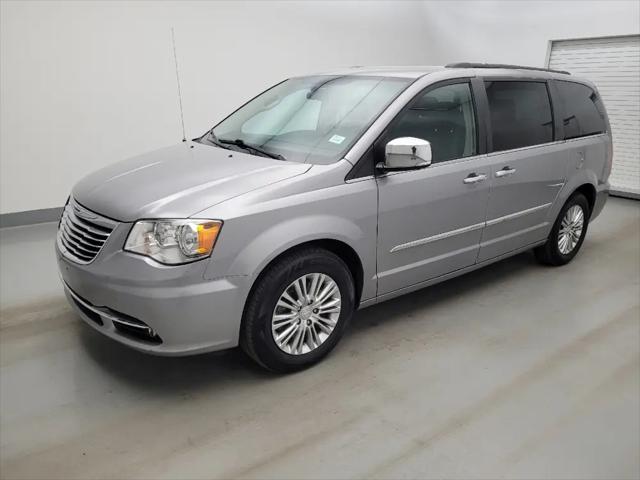 2015 Chrysler Town & Country Touring-L
