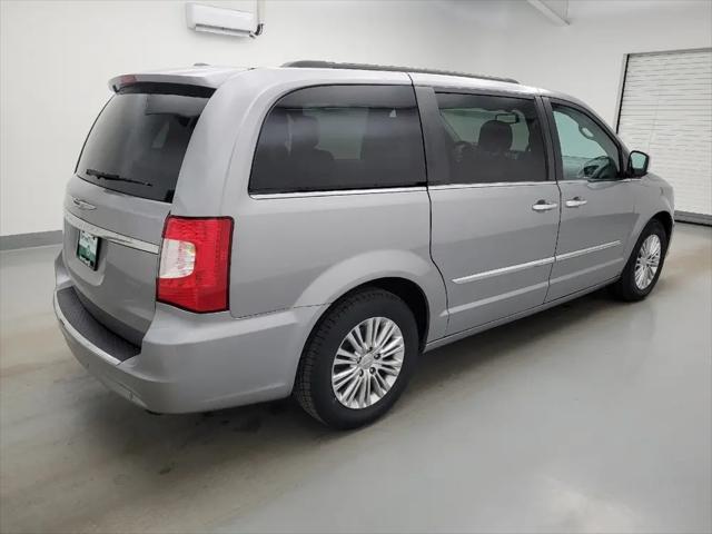 2015 Chrysler Town & Country Touring-L
