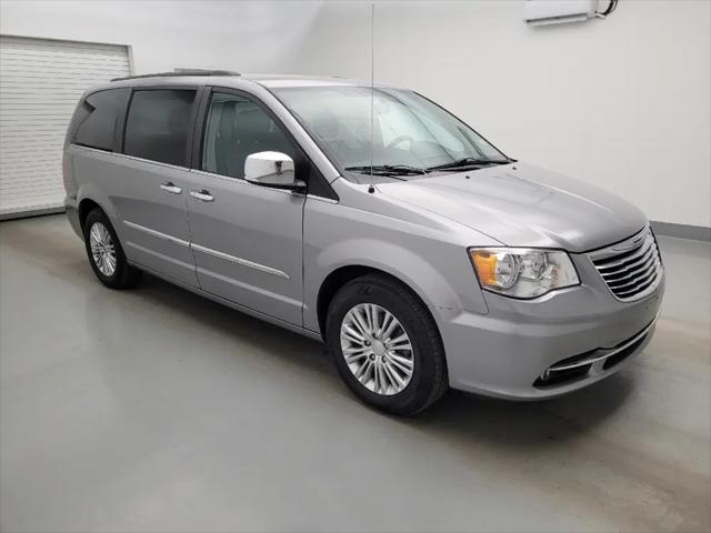 2015 Chrysler Town & Country Touring-L