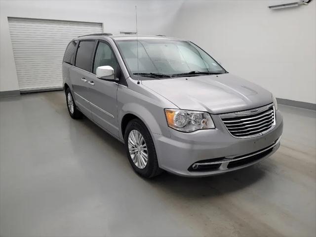 2015 Chrysler Town & Country Touring-L