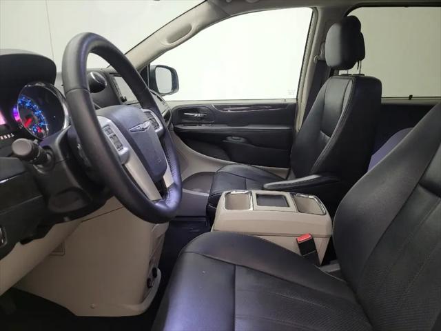 2015 Chrysler Town & Country Touring-L