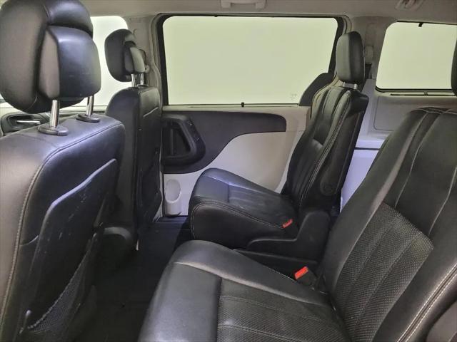 2015 Chrysler Town & Country Touring-L