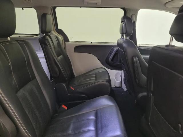 2015 Chrysler Town & Country Touring-L