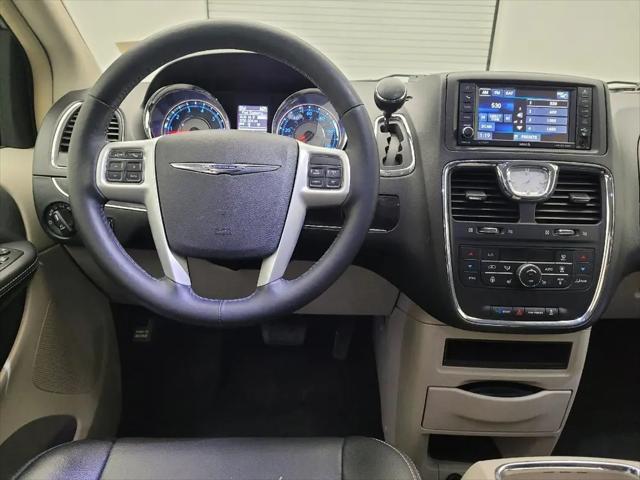 2015 Chrysler Town & Country Touring-L
