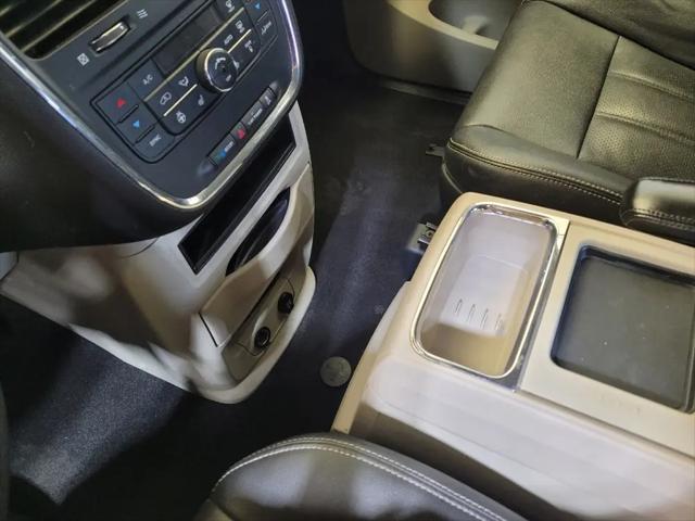 2015 Chrysler Town & Country Touring-L