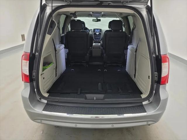 2015 Chrysler Town & Country Touring-L