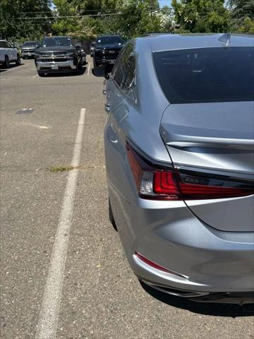 2023 Lexus ES 350 F SPORT Handling