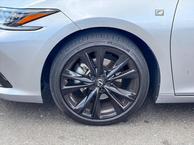 2023 Lexus ES 350 F SPORT Handling