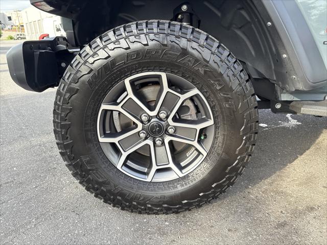 2024 Jeep Gladiator Sport