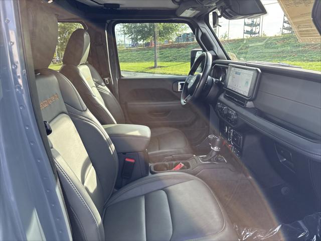 2024 Jeep Gladiator Sport