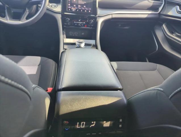 2022 Jeep Grand Cherokee L Laredo 4x2