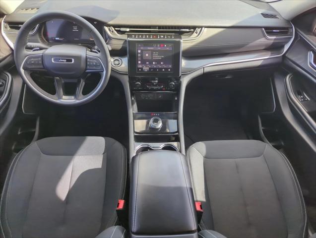 2022 Jeep Grand Cherokee L Laredo 4x2