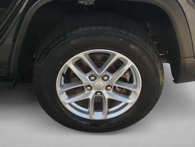 2022 Jeep Grand Cherokee L Laredo 4x2