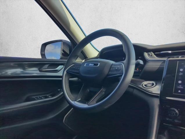 2022 Jeep Grand Cherokee L Laredo 4x2