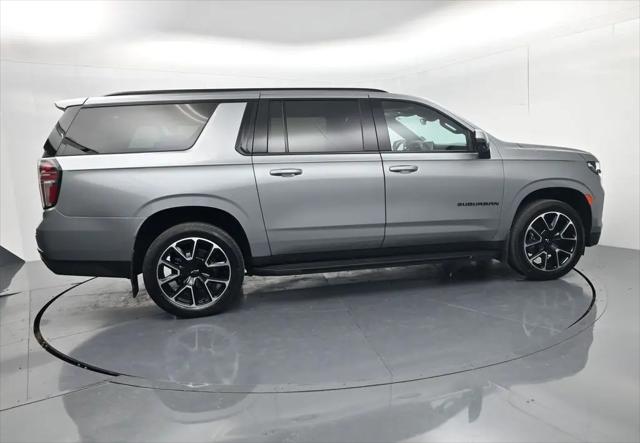 2023 Chevrolet Suburban 4WD RST