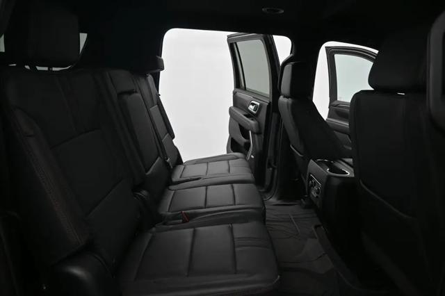 2023 Chevrolet Suburban 4WD RST