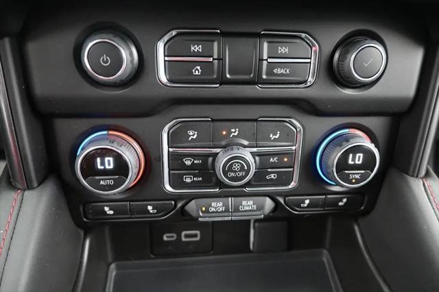 2023 Chevrolet Suburban 4WD RST