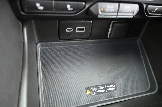 2023 Chevrolet Suburban 4WD RST