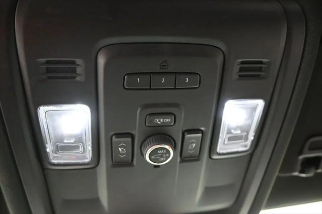 2023 Chevrolet Suburban 4WD RST