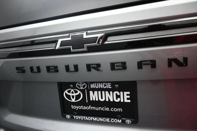 2023 Chevrolet Suburban 4WD RST
