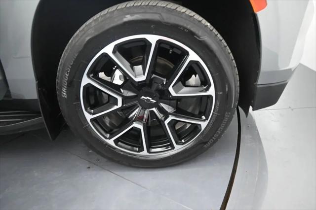 2023 Chevrolet Suburban 4WD RST